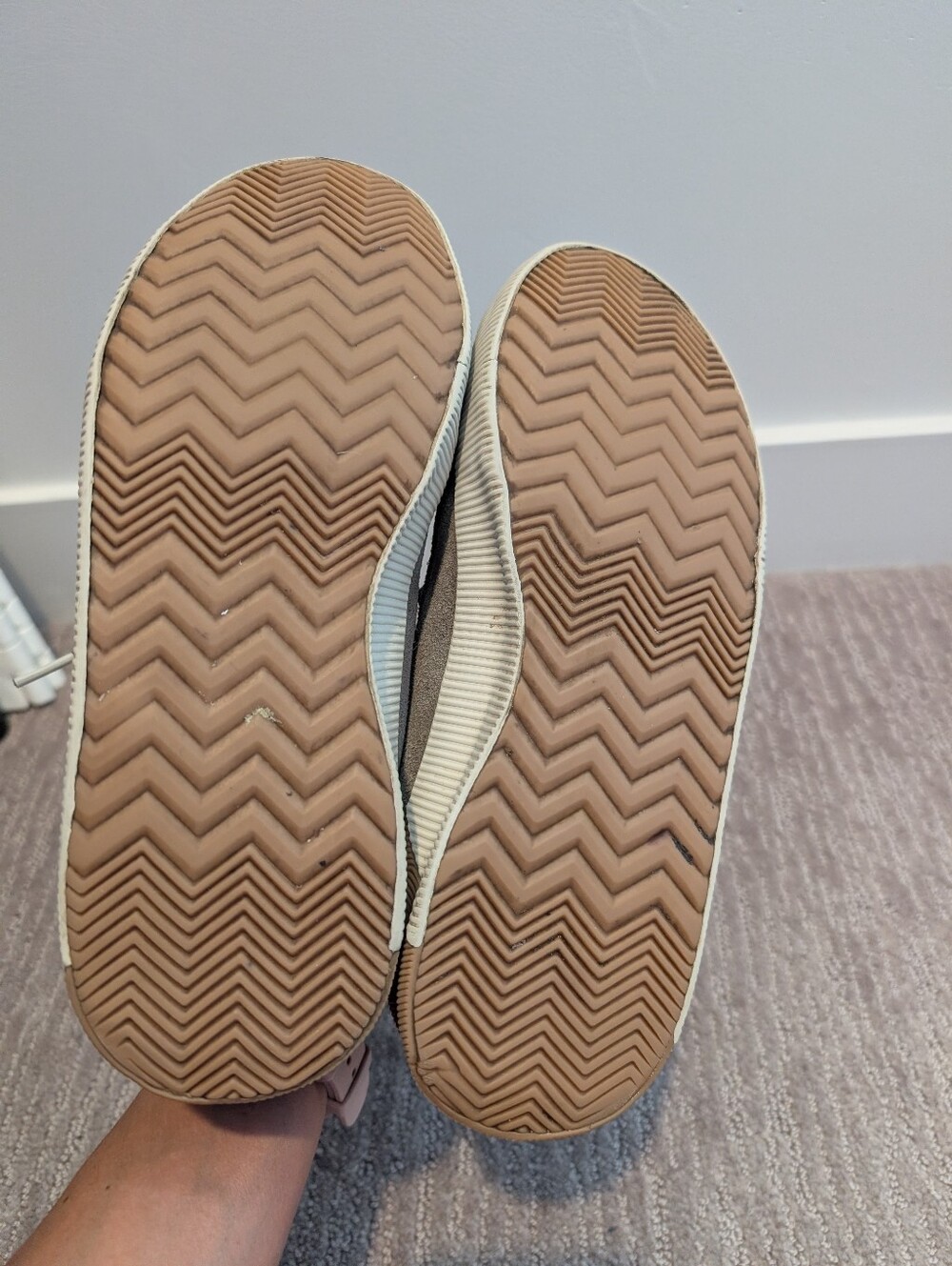 Sorel Out N About Plus Olive Sneakers - Picture 4 of 9